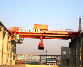 QZ型智能抓斗橋式起重機(jī)