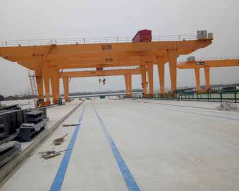 GMJ型雙梁門式集裝箱起重機(jī).2.jpg